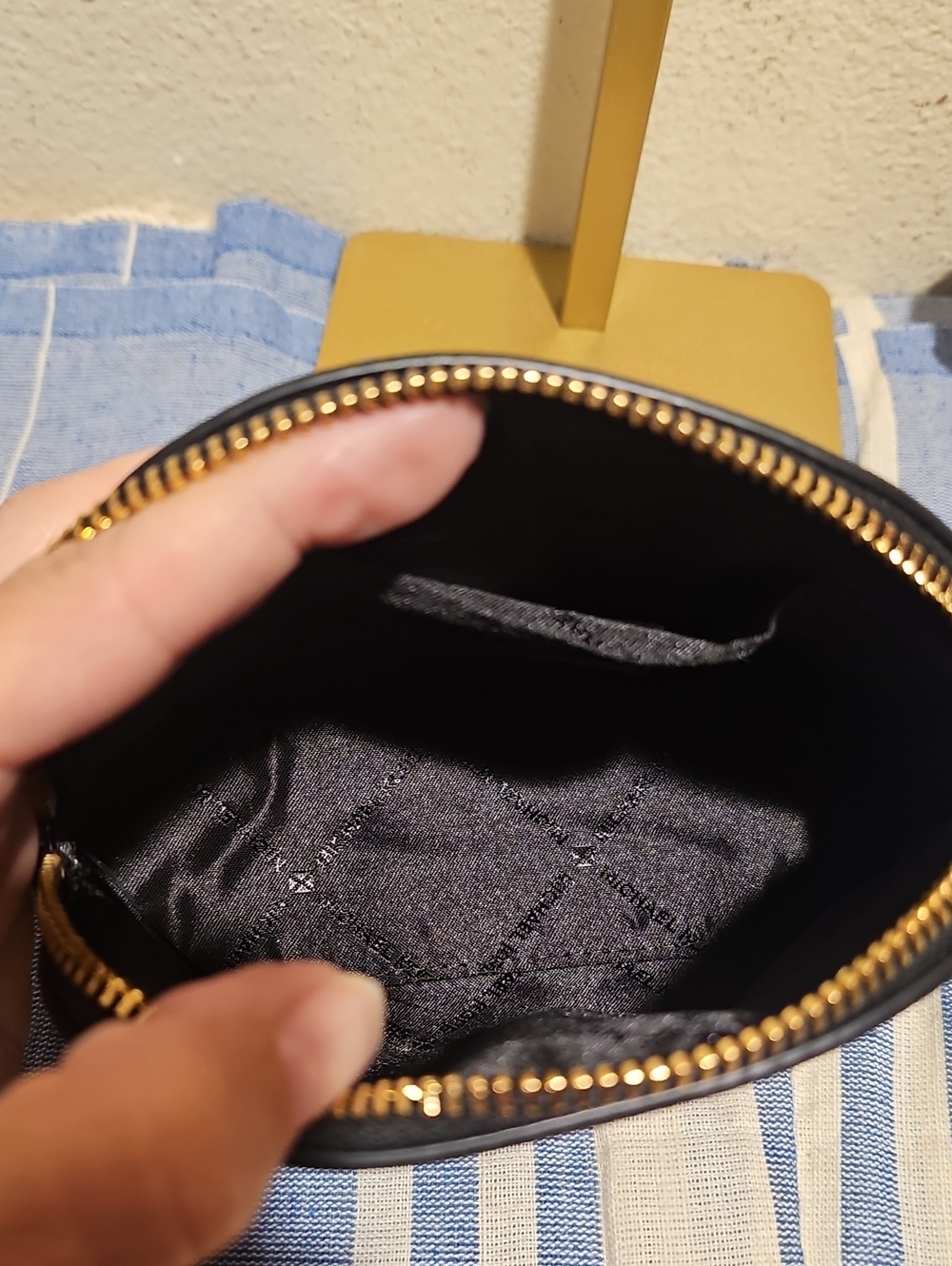 Micheal Kors Mini Travel Pouch - Picture 3 of 3